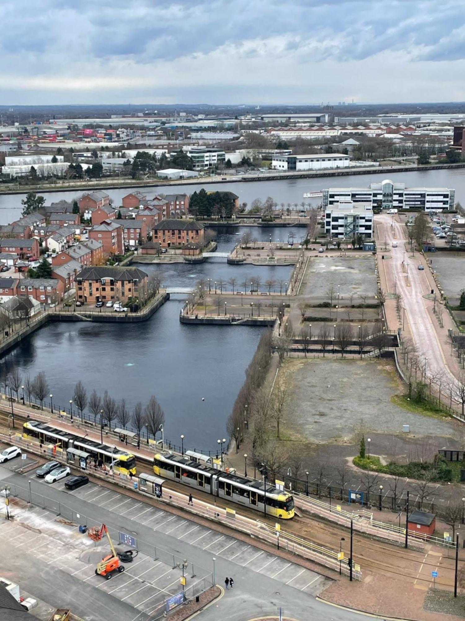 Quayside Penthouse 2 Bedroom Ensuite Near Media City & Manchester United Buitenkant foto