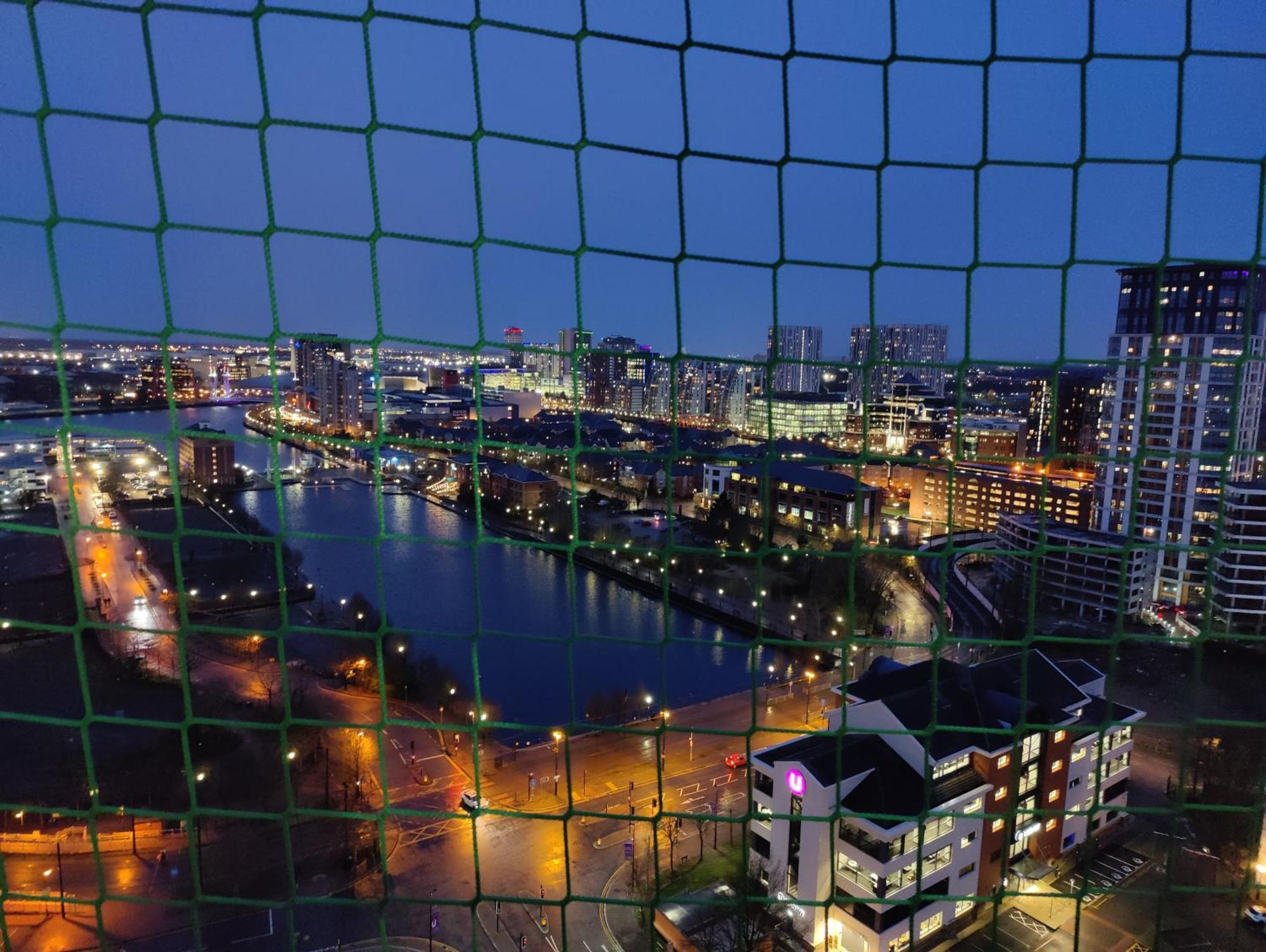 Quayside Penthouse 2 Bedroom Ensuite Near Media City & Manchester United Buitenkant foto