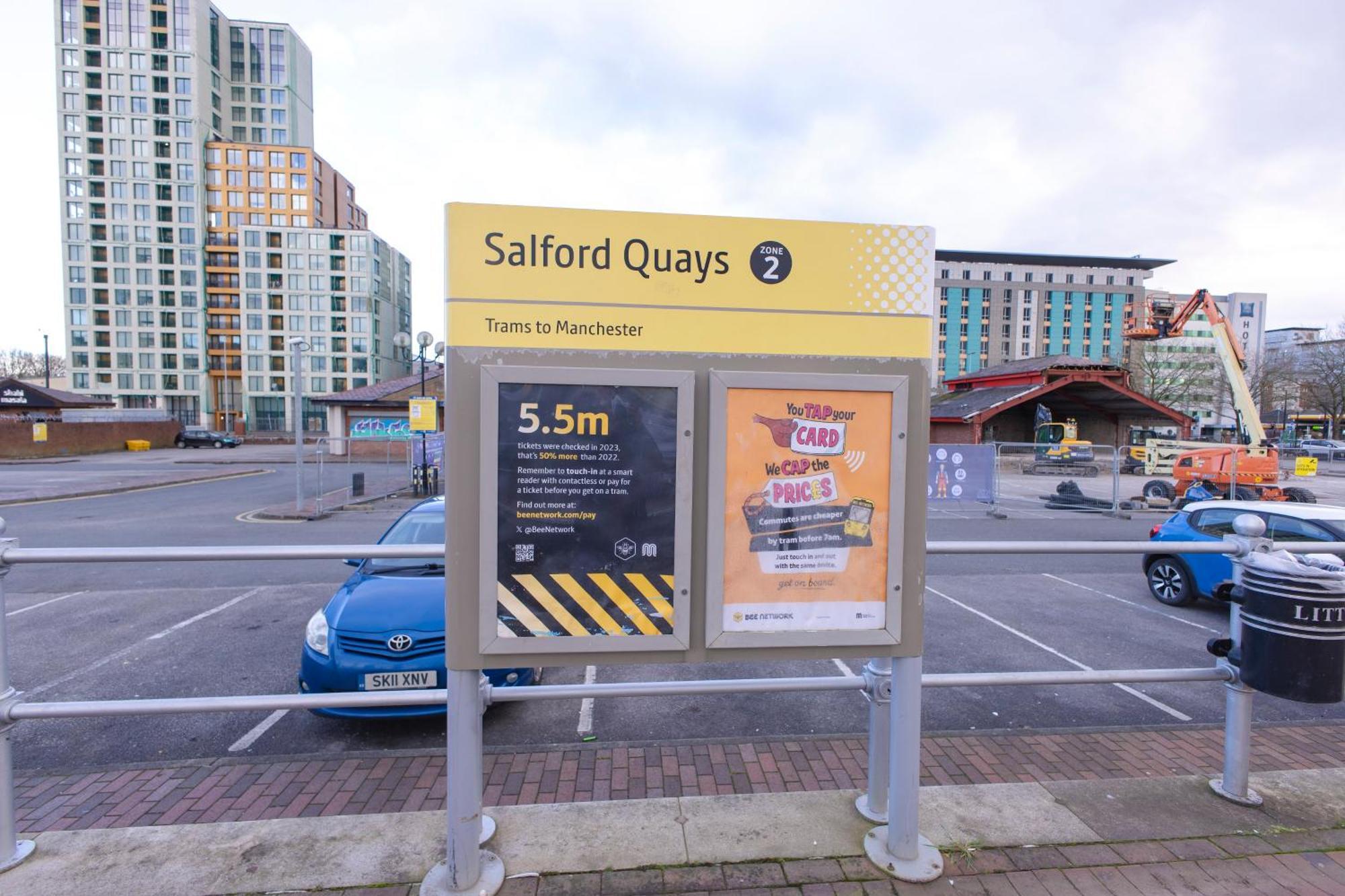 Quayside Penthouse 2 Bedroom Ensuite Near Media City & Manchester United Buitenkant foto
