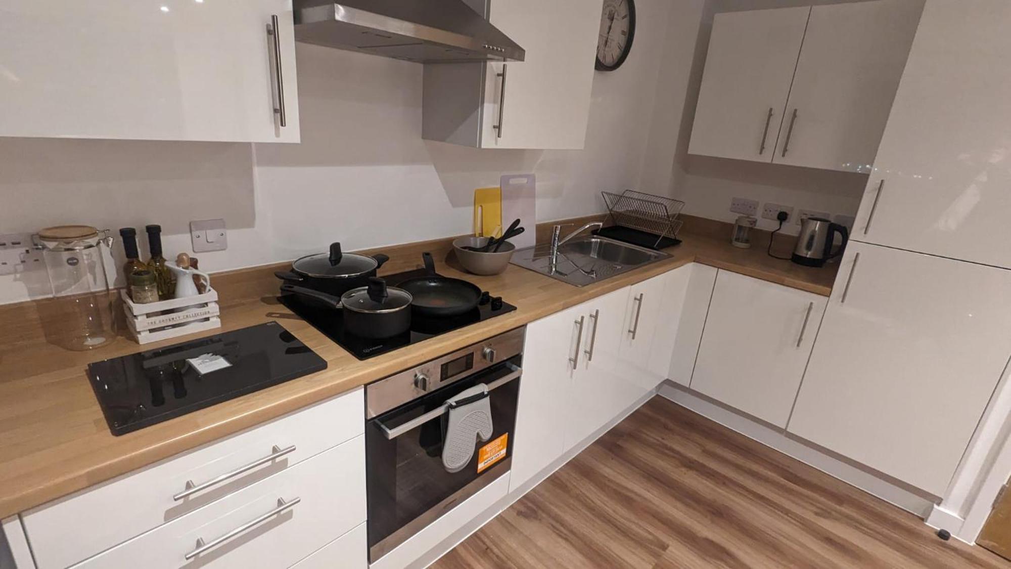 Quayside Penthouse 2 Bedroom Ensuite Near Media City & Manchester United Buitenkant foto
