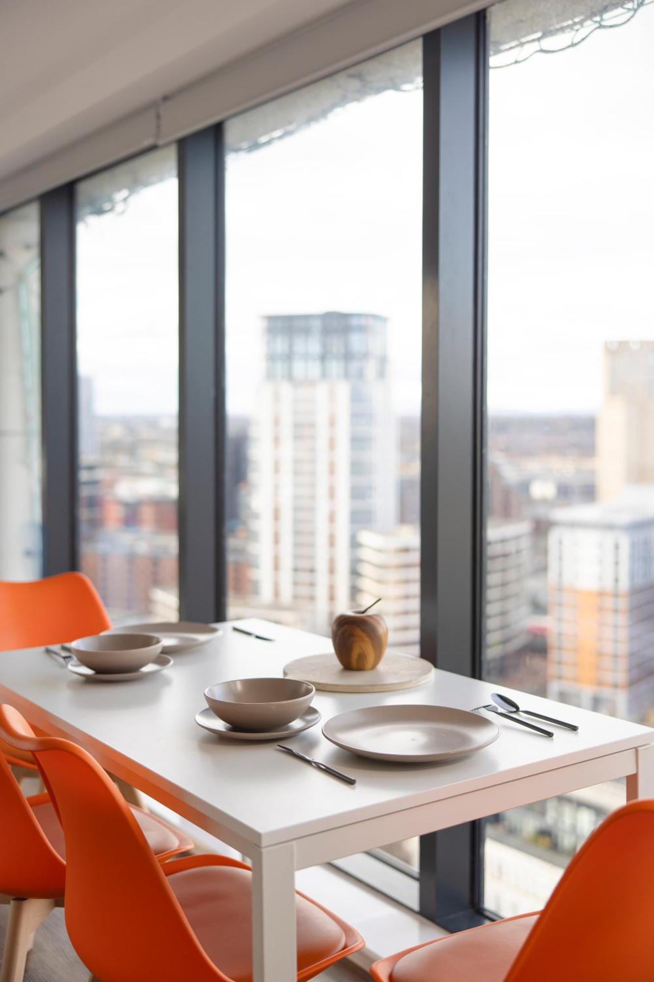 Quayside Penthouse 2 Bedroom Ensuite Near Media City & Manchester United Buitenkant foto